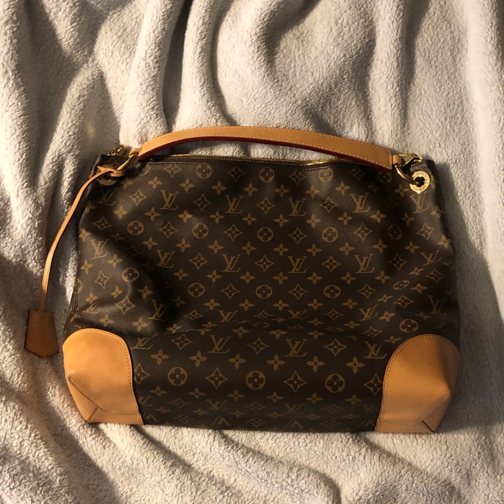 Louis Vuitton Berri MM MNG